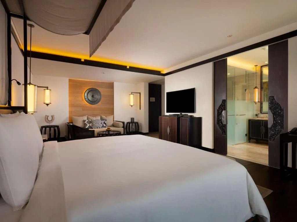 Grand Deluxe Ocean Court Room (Resort View)